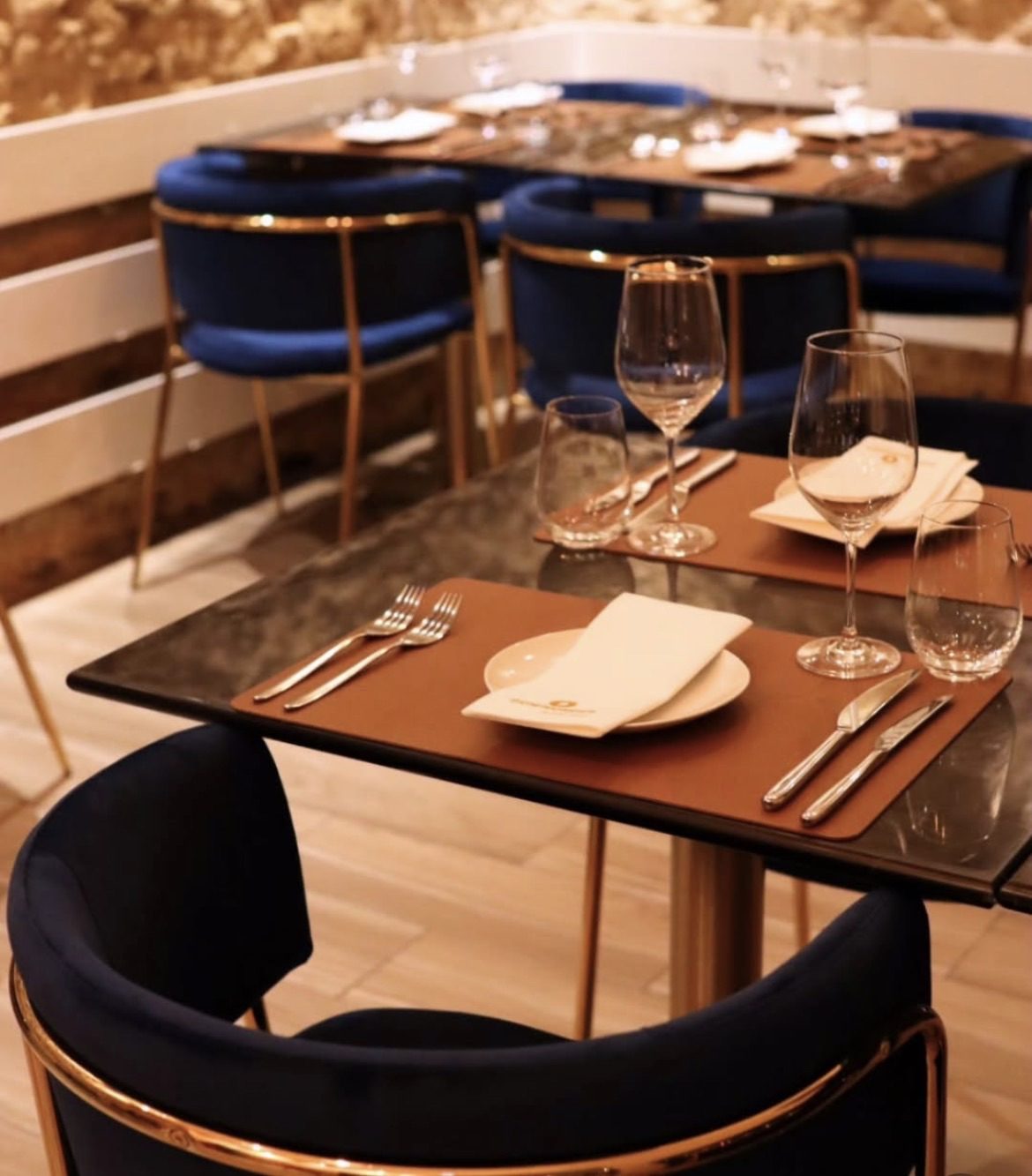 Table setting at Downunder MICHELIN selected restaurant Lisbon